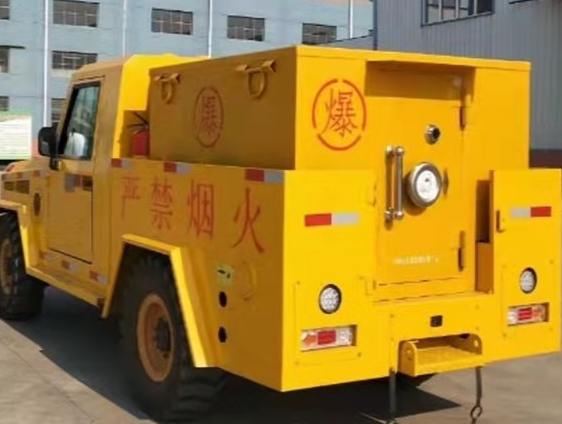 上蔡凯龙爆破器材运输车：保障爆破任务的安全运行