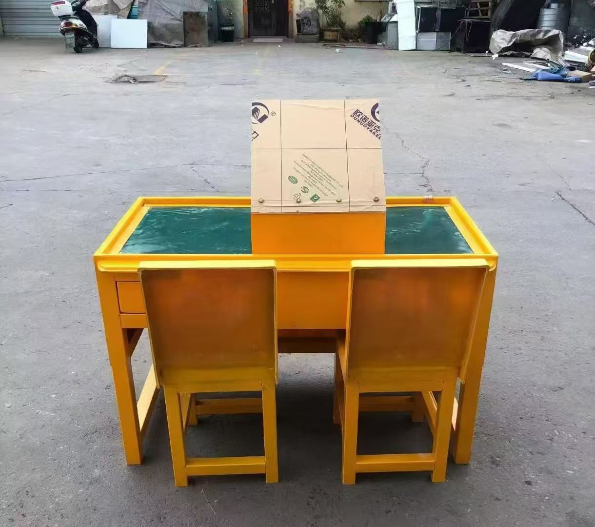 上蔡防静电导通桌井下煤矿火工品发放桌：危险品流转的安全守护者